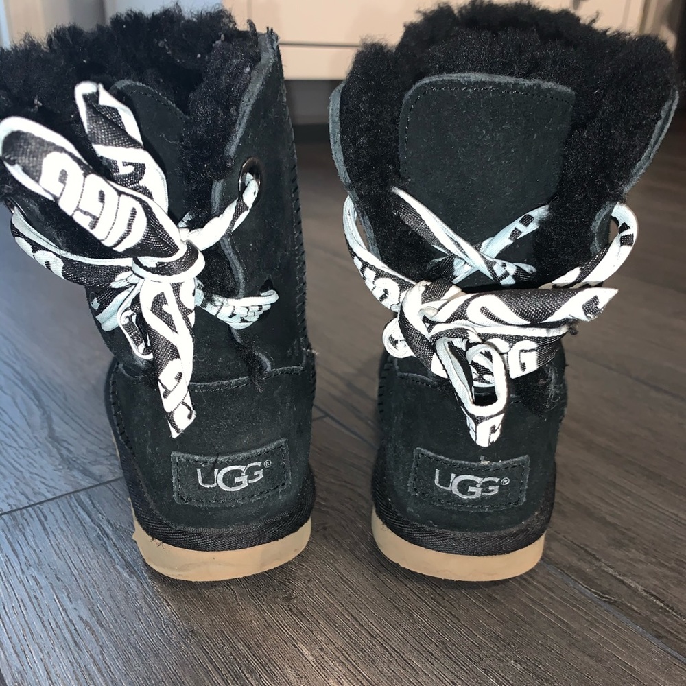 Girls Uggs Bailey Bow.